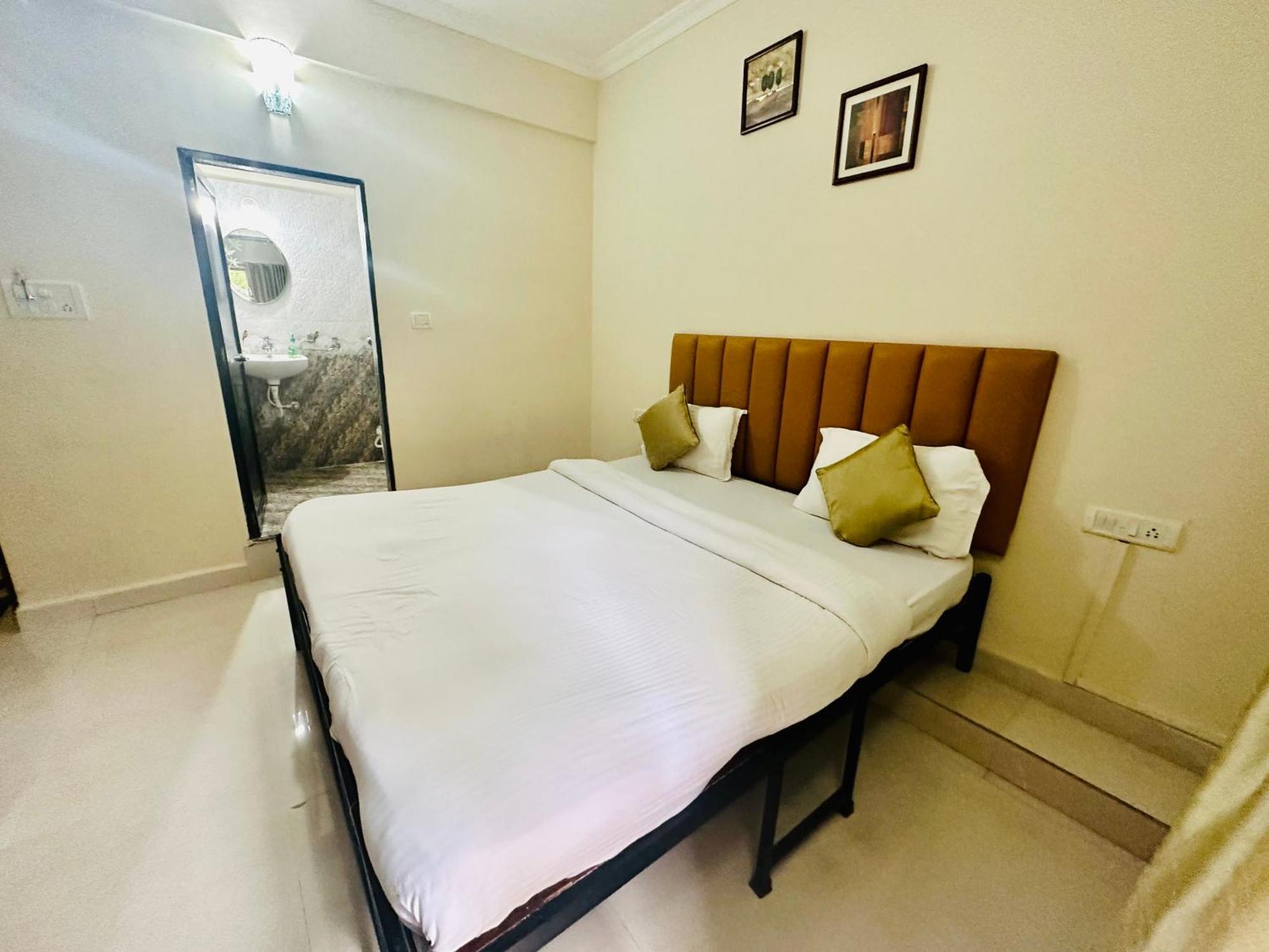 Hotel Leela Inn Candolim Marmagao Esterno foto